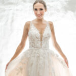 Hochzeitsfotograf Essen fotografiert junge Braut im Rathaus Kettwig