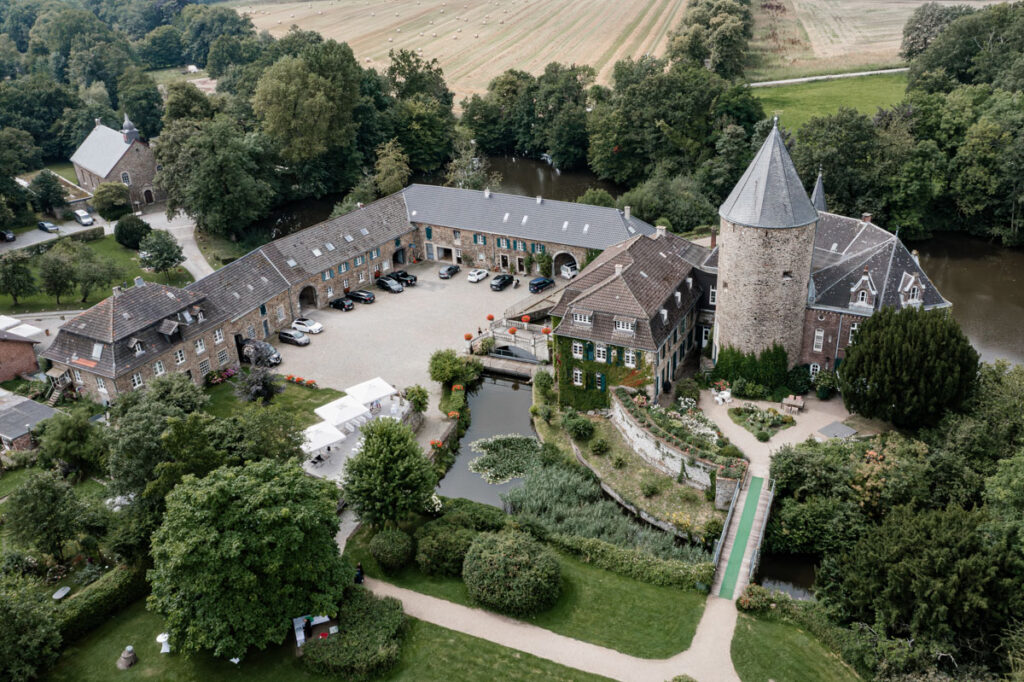 Schloss Linnep Hochzeit mit Drohne fotografiert