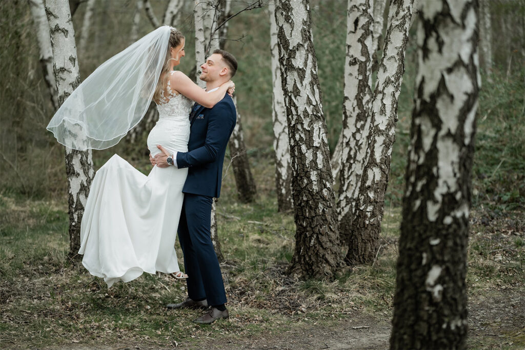hochzeitsfotograf nrw beim brautpaarshooting in bochum im wald