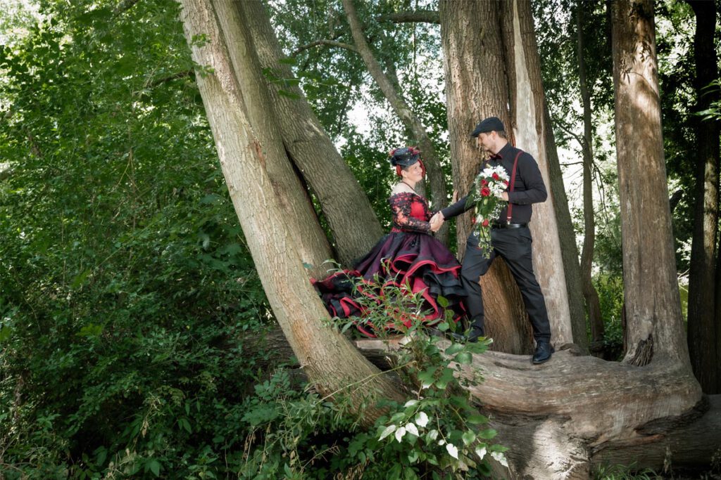 gothic hochzeit fotoshooting mit gothic Brautpaar von andreas zabel