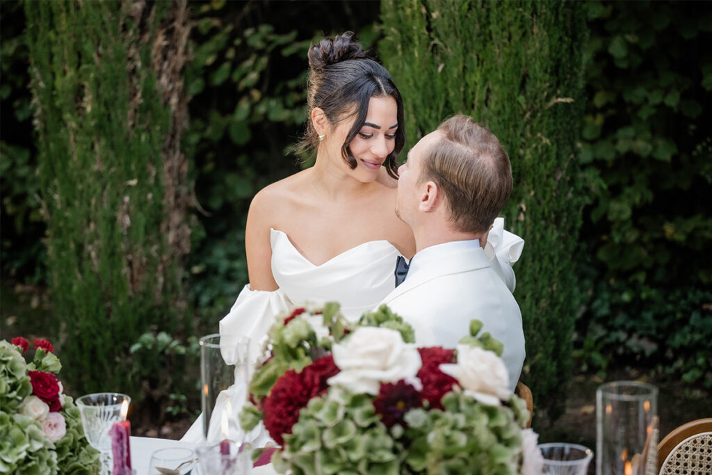 Emotionale freie Trauung im Park von Schloss Hugenpoet in Essen