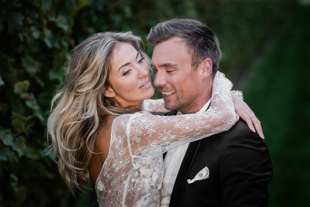 Fine Art Wedding mit luxuriösem Ambiente und stilvollem Paarshooting