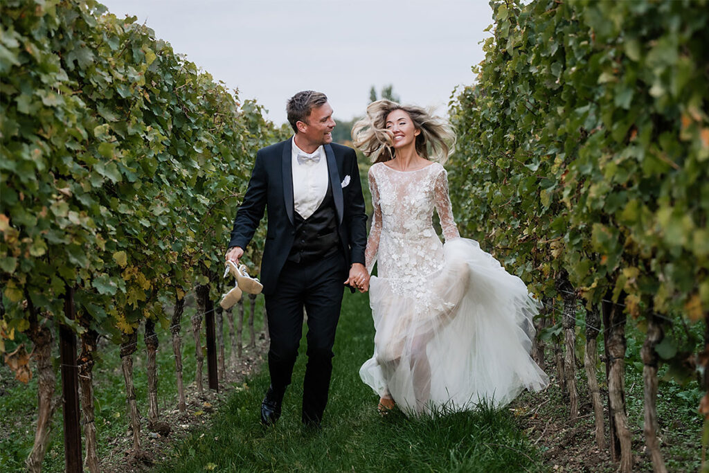 Fine Art Wedding mit luxuriösem Ambiente und stilvollem Paarshooting