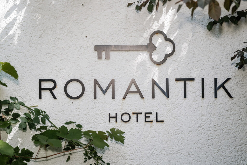 Eingang im Romantikhotel Neuhaus in Iserlohn
